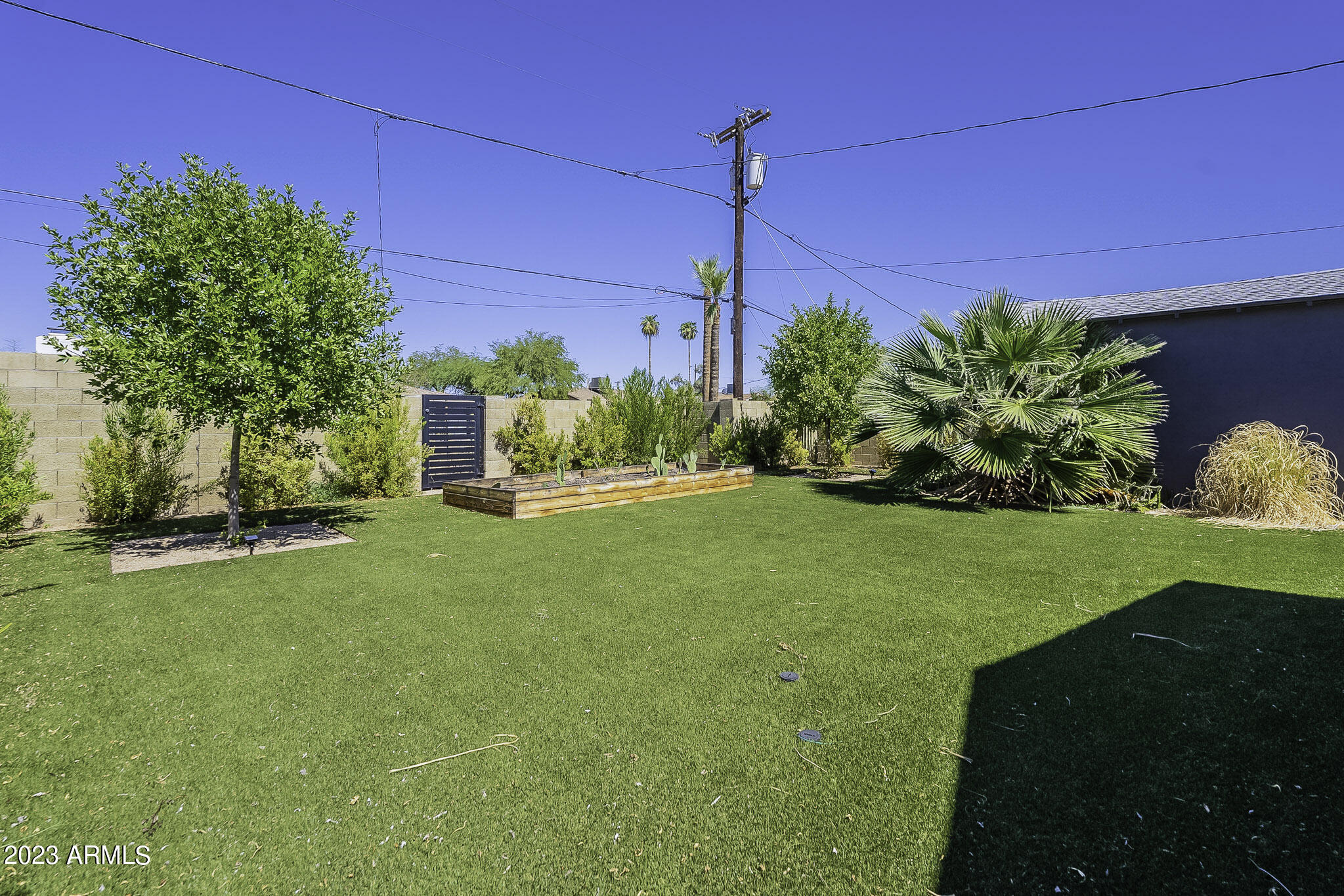 1116 W TURNEY Avenue