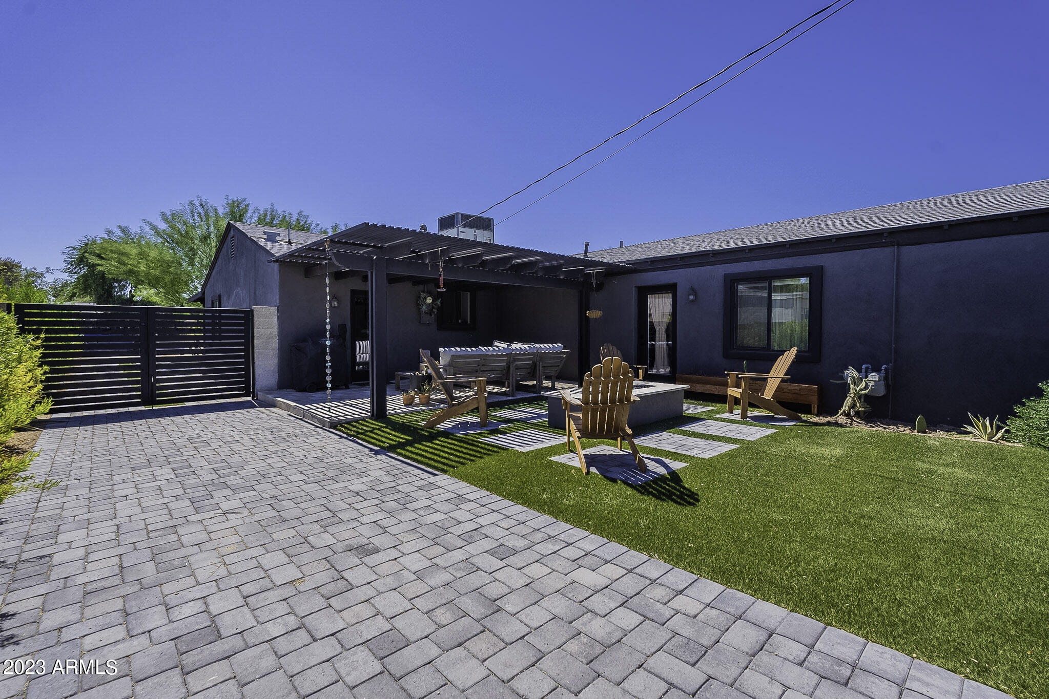 1116 W TURNEY Avenue