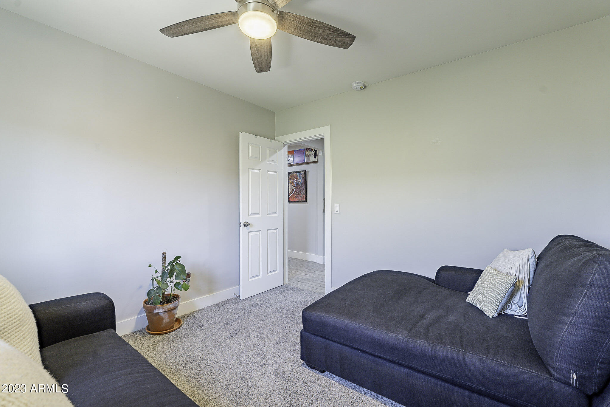 1116 W TURNEY Avenue