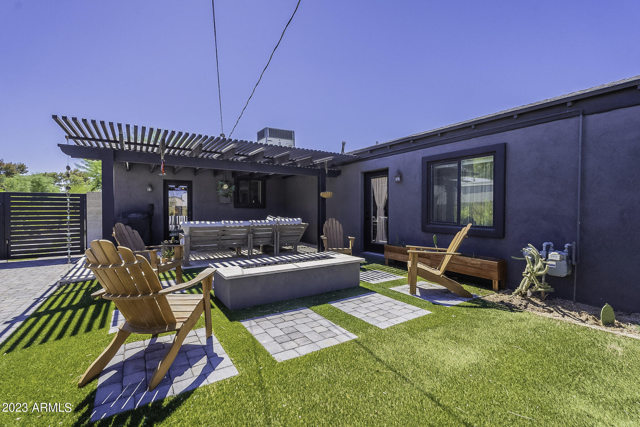 1116 W TURNEY Avenue
