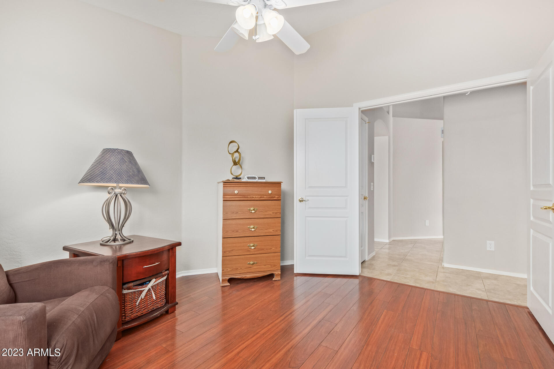 5166 W BELMONT Avenue