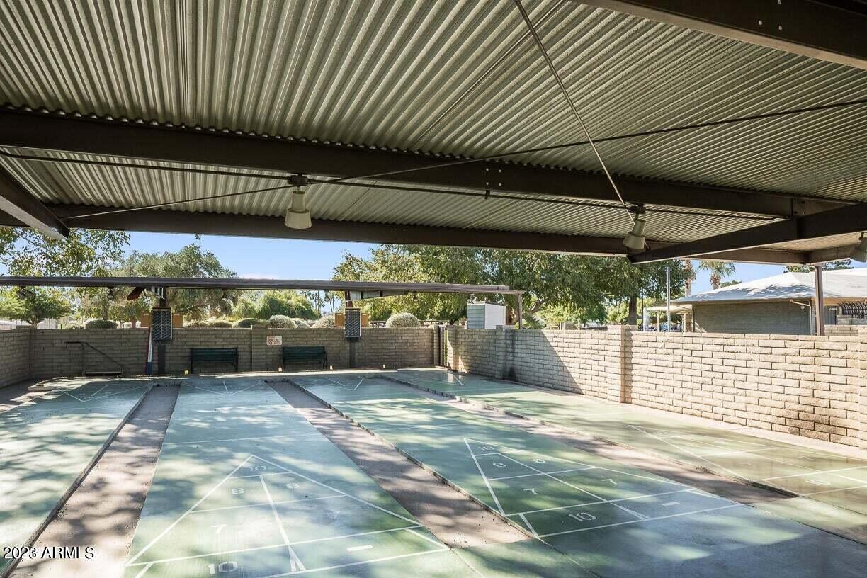 3438 E BEVERLY Lane