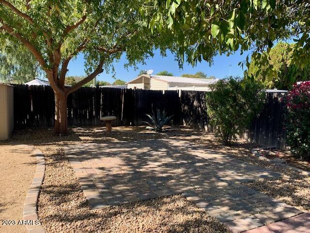 3438 E BEVERLY Lane