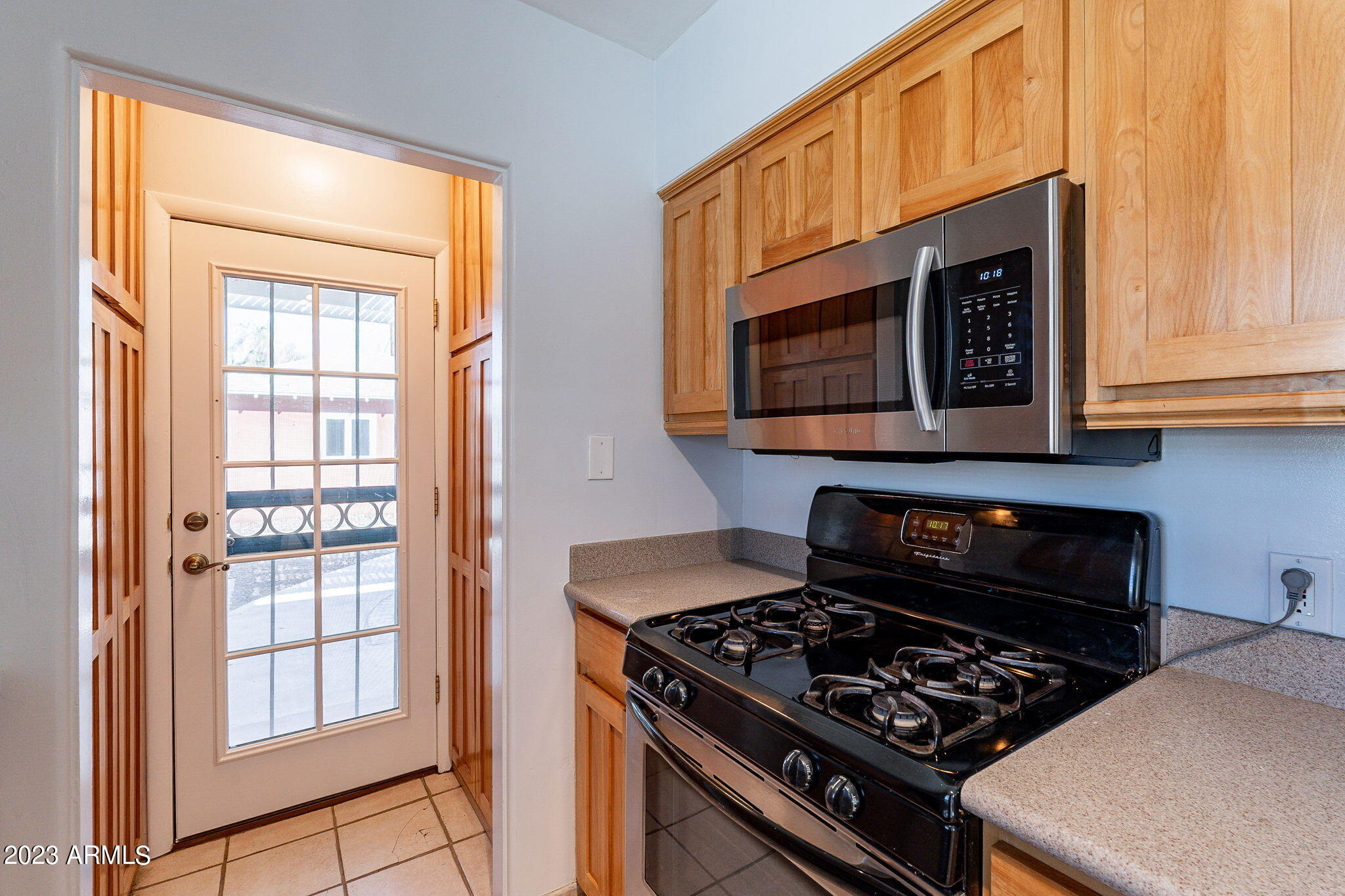 78 W CAMBRIDGE Avenue