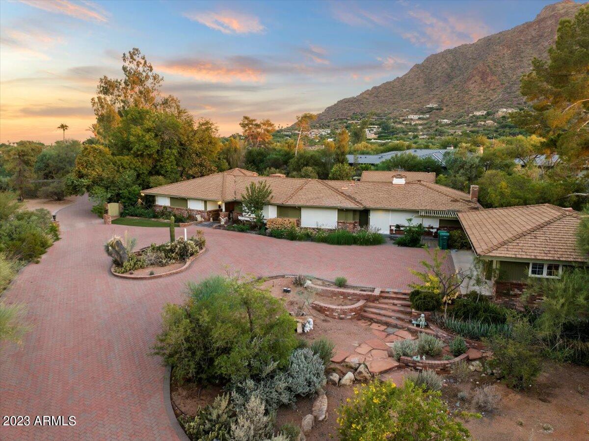 6115 N Camelback Manor Drive Unit: 18