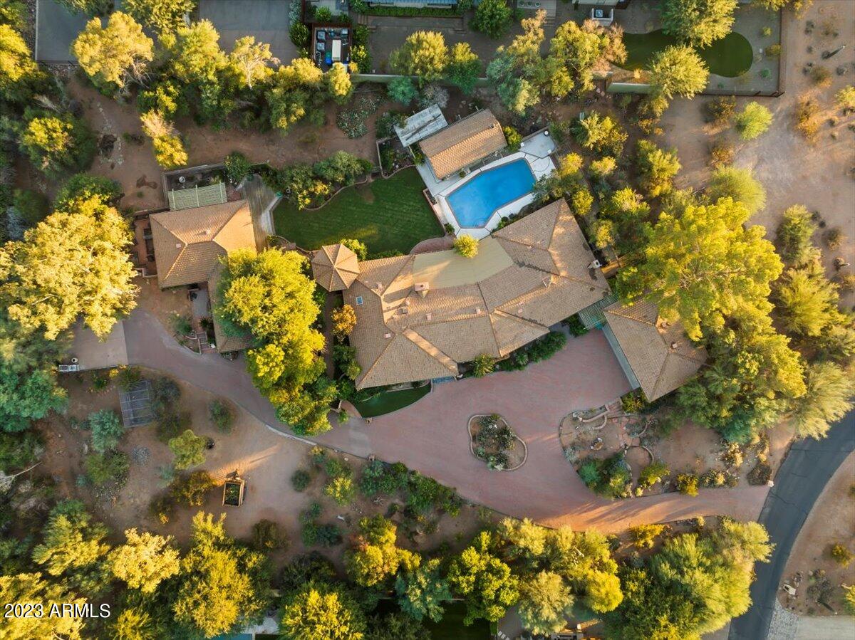 6115 N Camelback Manor Drive Unit: 18