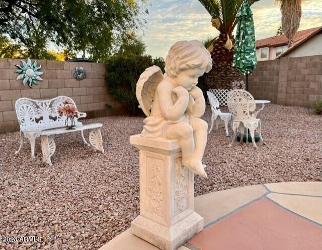 4627 E BIGHORN Avenue