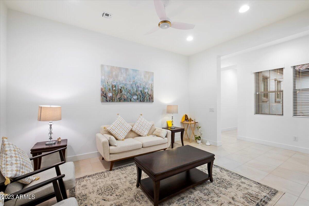 1917 E Villa Linda Drive