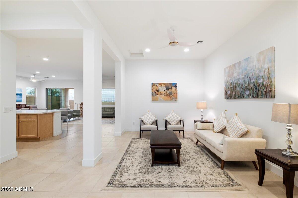 1917 E Villa Linda Drive