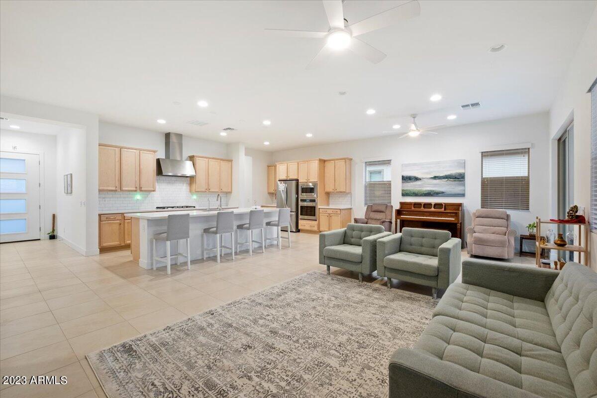 1917 E Villa Linda Drive