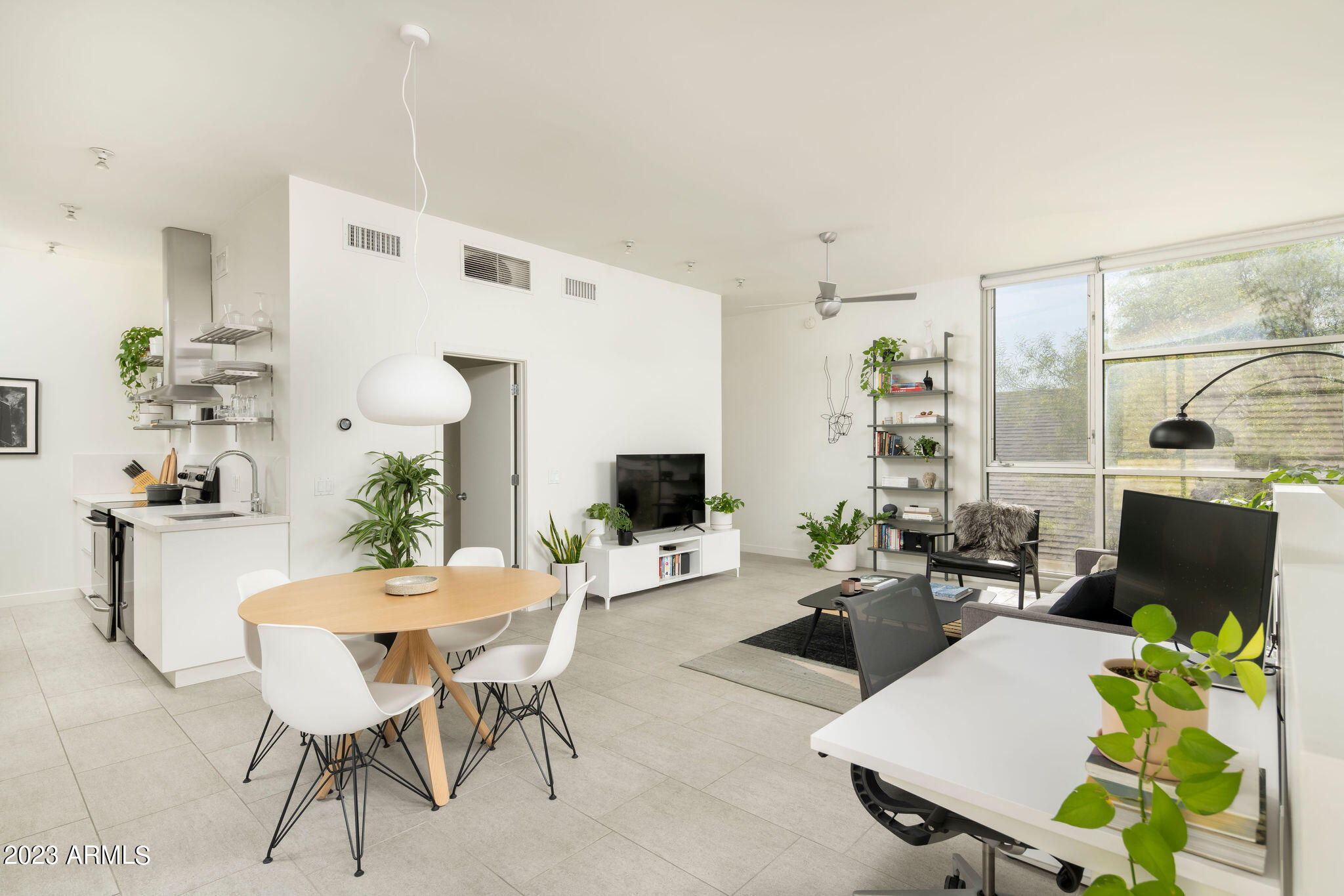 777 W Roosevelt Street Unit: 10