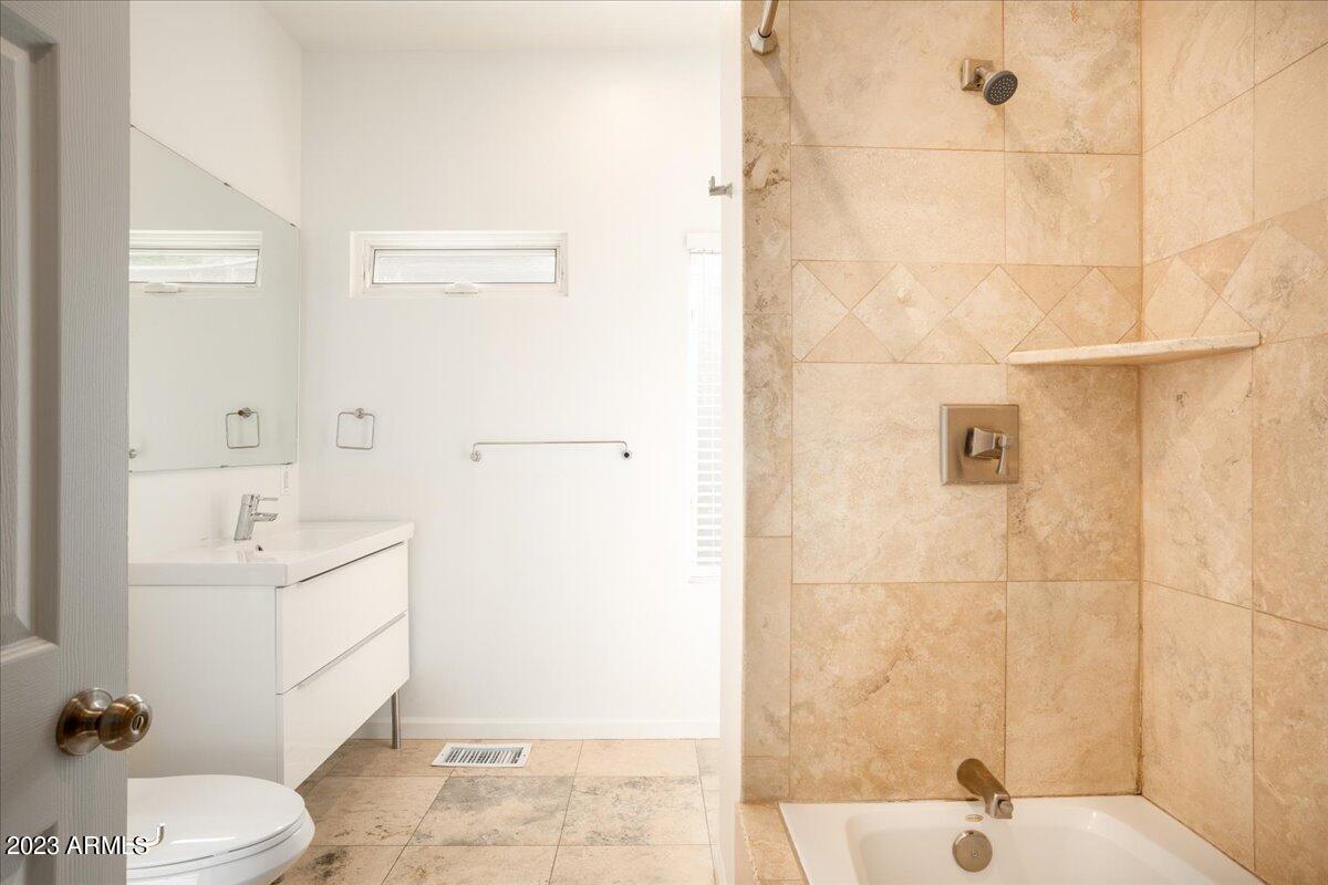 830 N 2ND Avenue Unit: 1