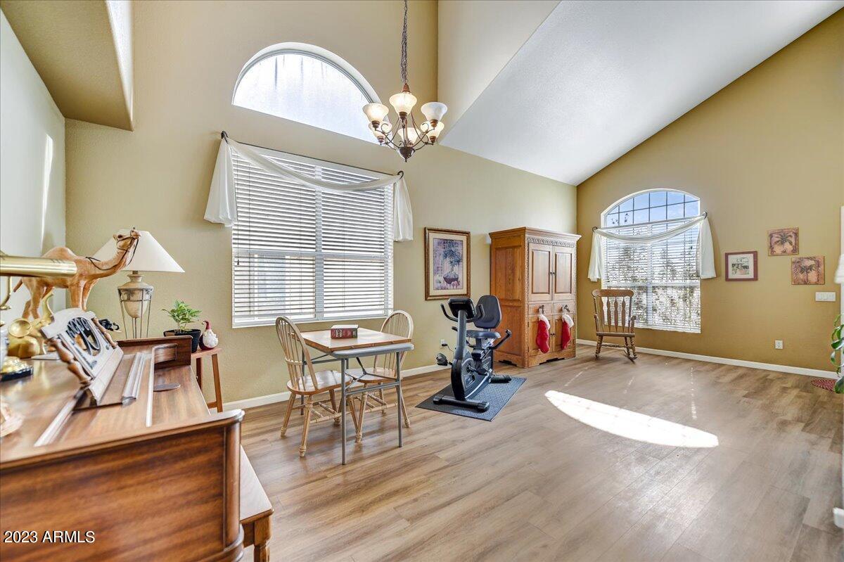 4438 E DRY CREEK Road