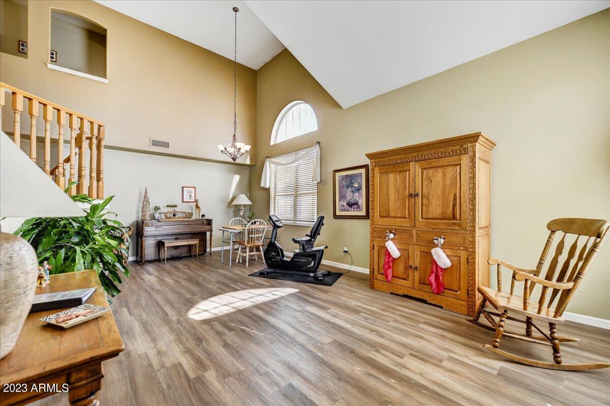 4438 E DRY CREEK Road