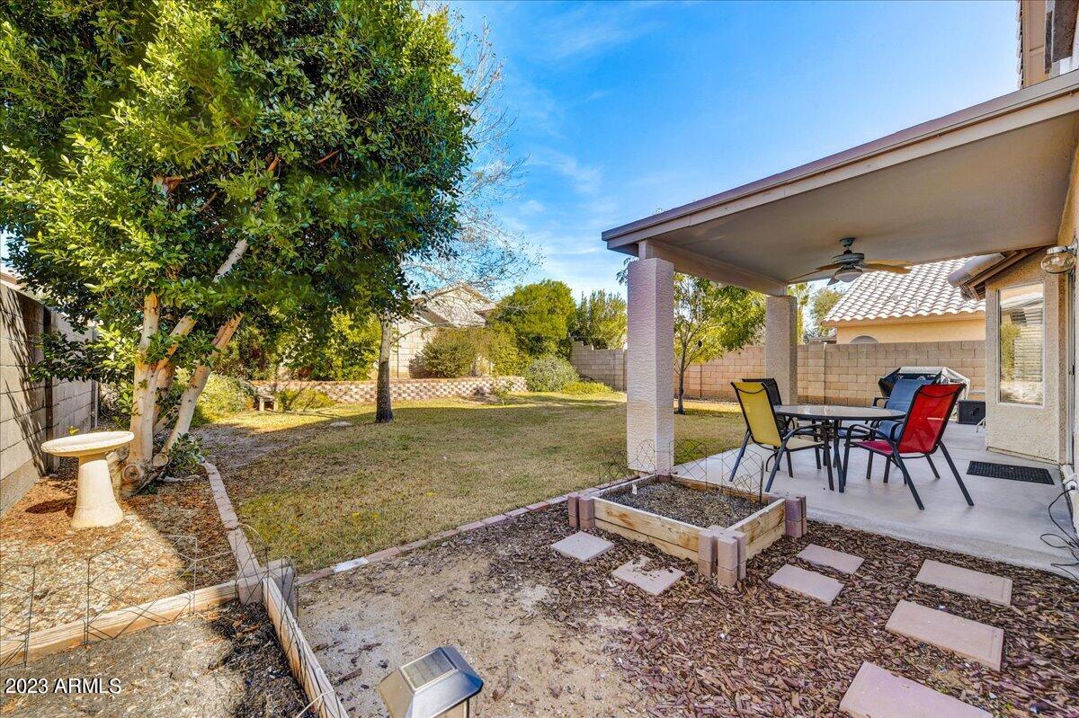 4438 E DRY CREEK Road