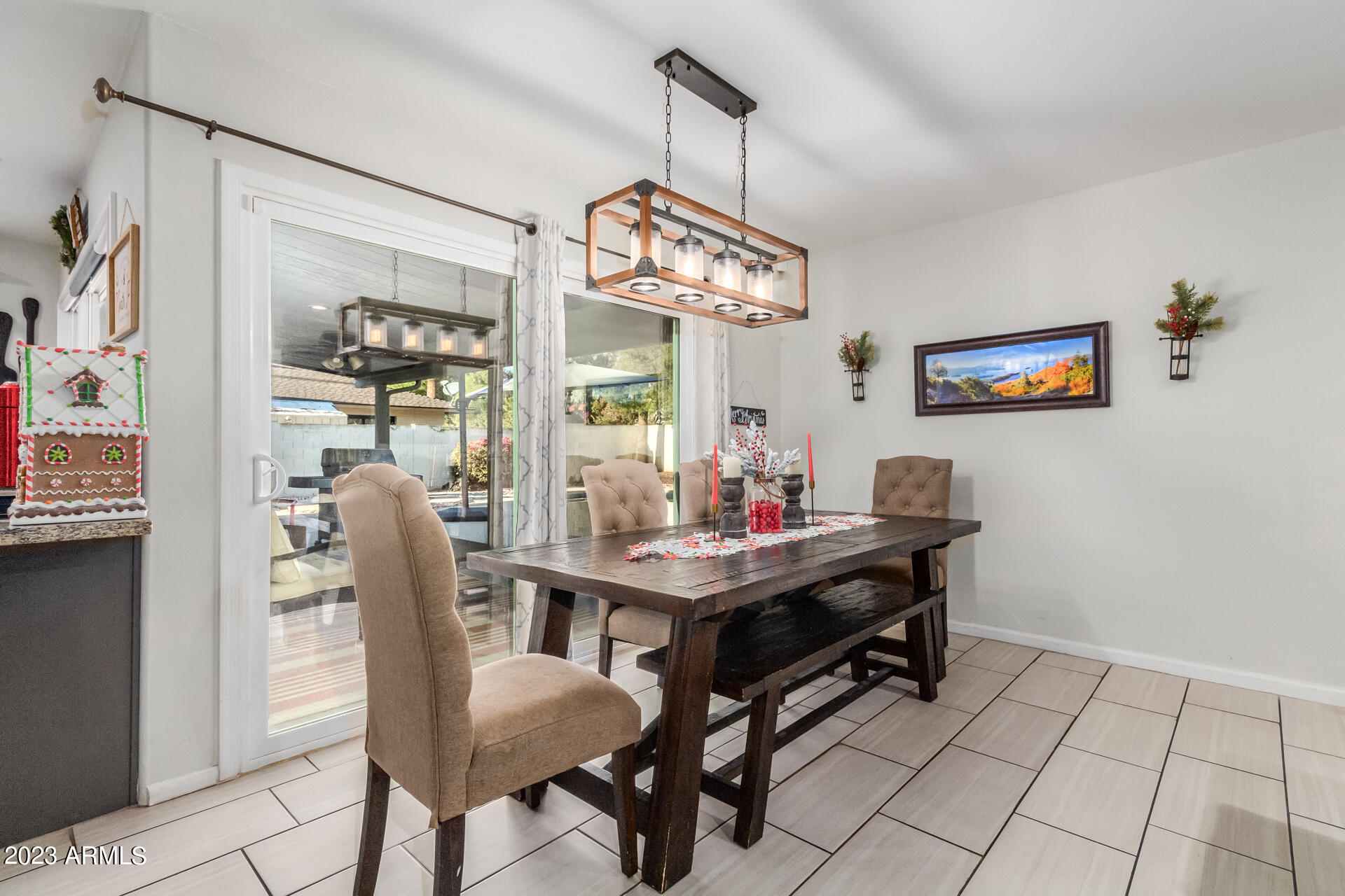 8312 E Via De Las Flores --