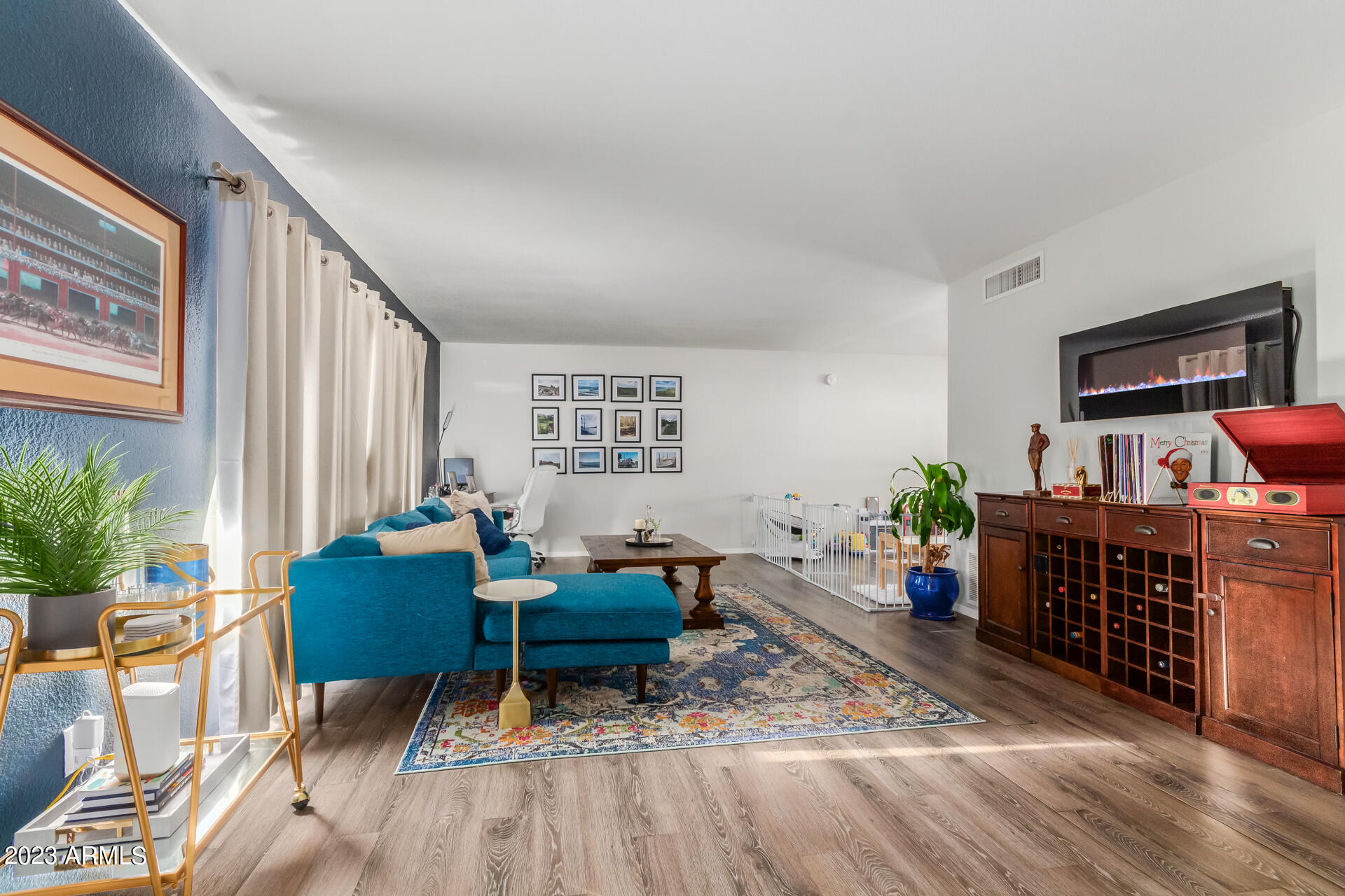 8312 E Via De Las Flores --