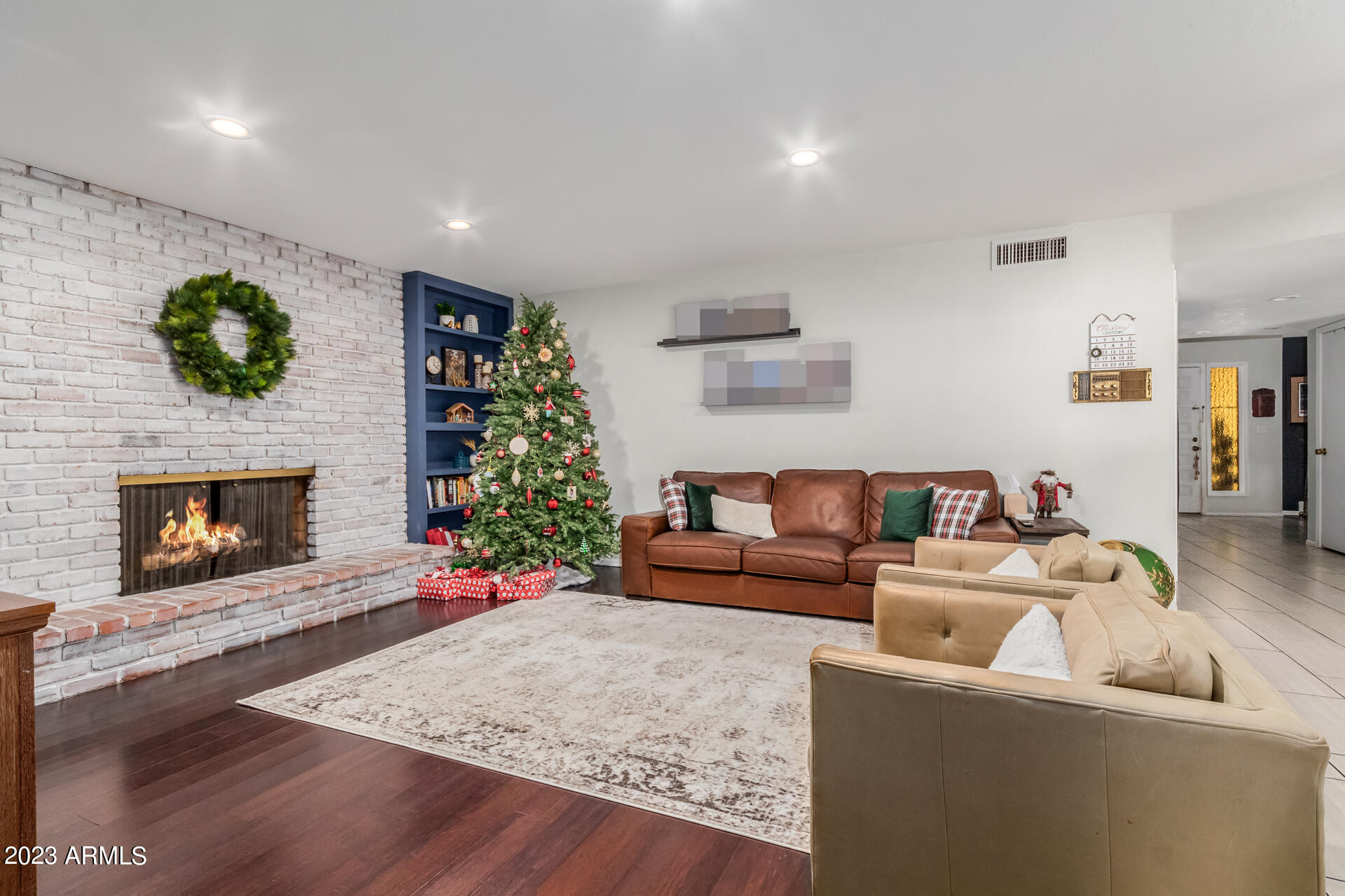 8312 E Via De Las Flores --