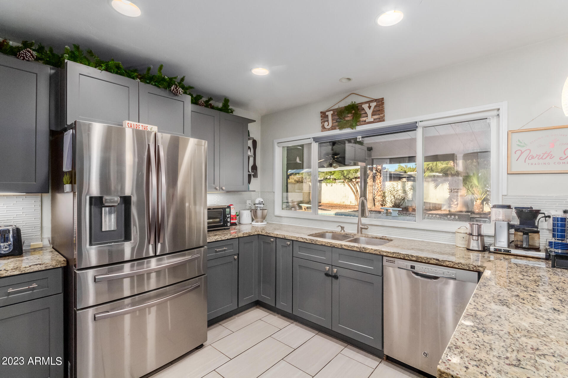 8312 E Via De Las Flores --