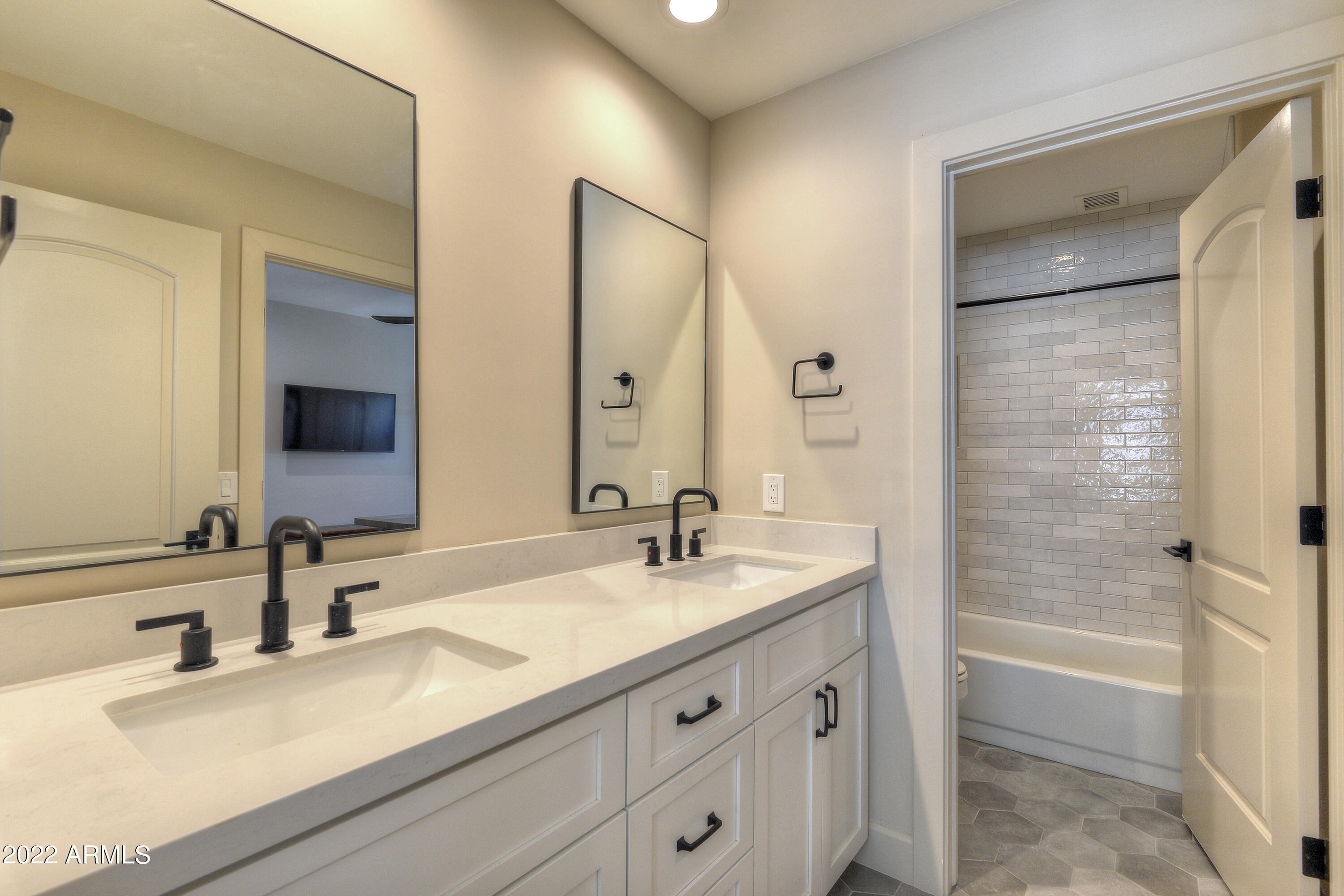 6711 E CAMELBACK Road Unit: 41
