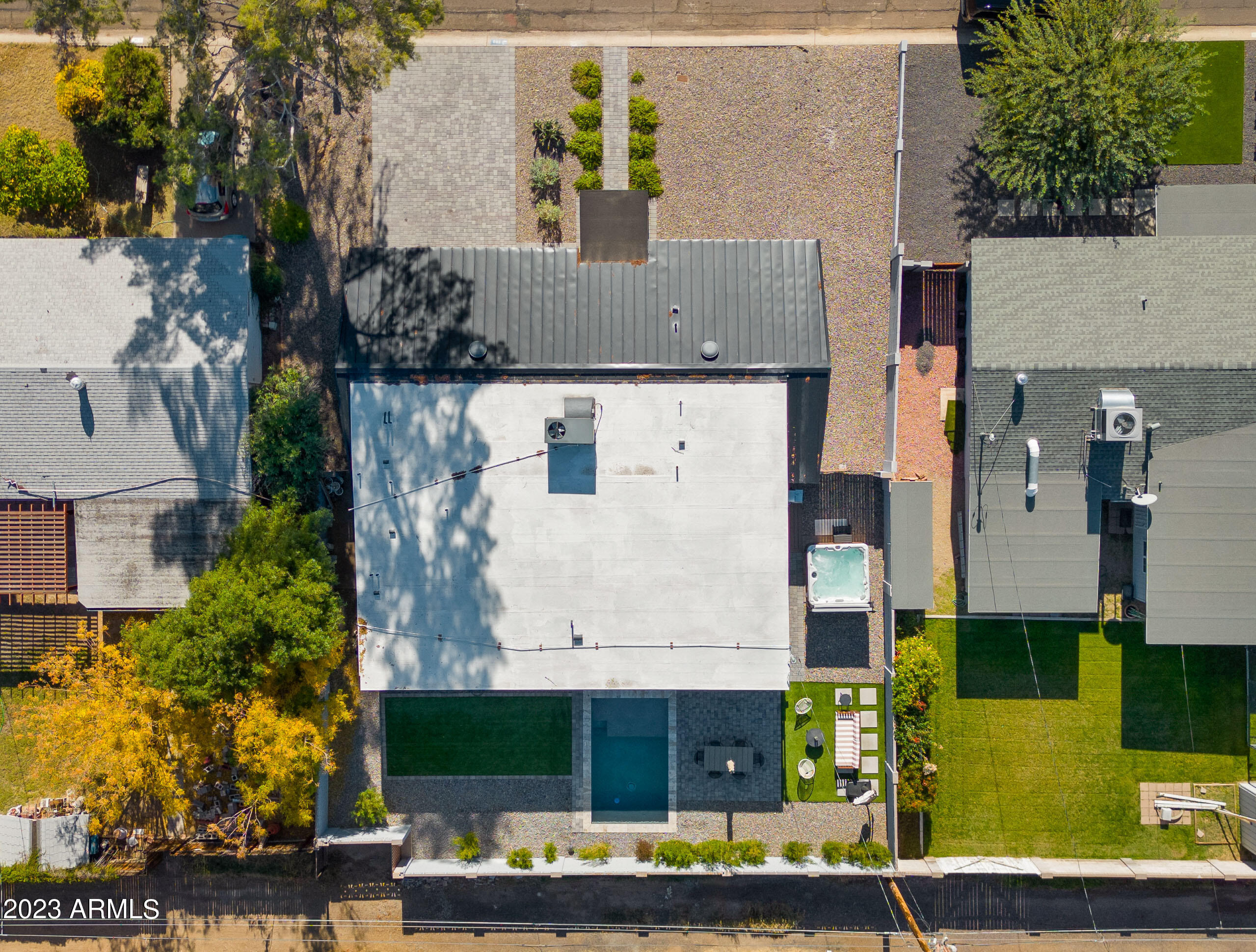 208 E Griswold Road