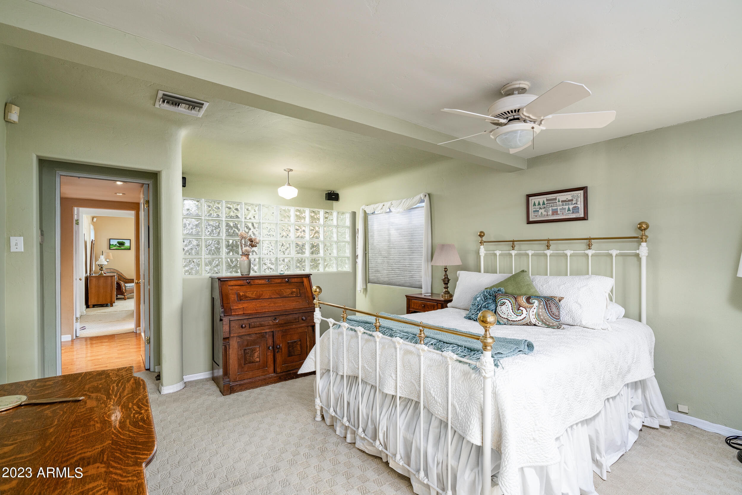 526 W VIRGINIA Avenue