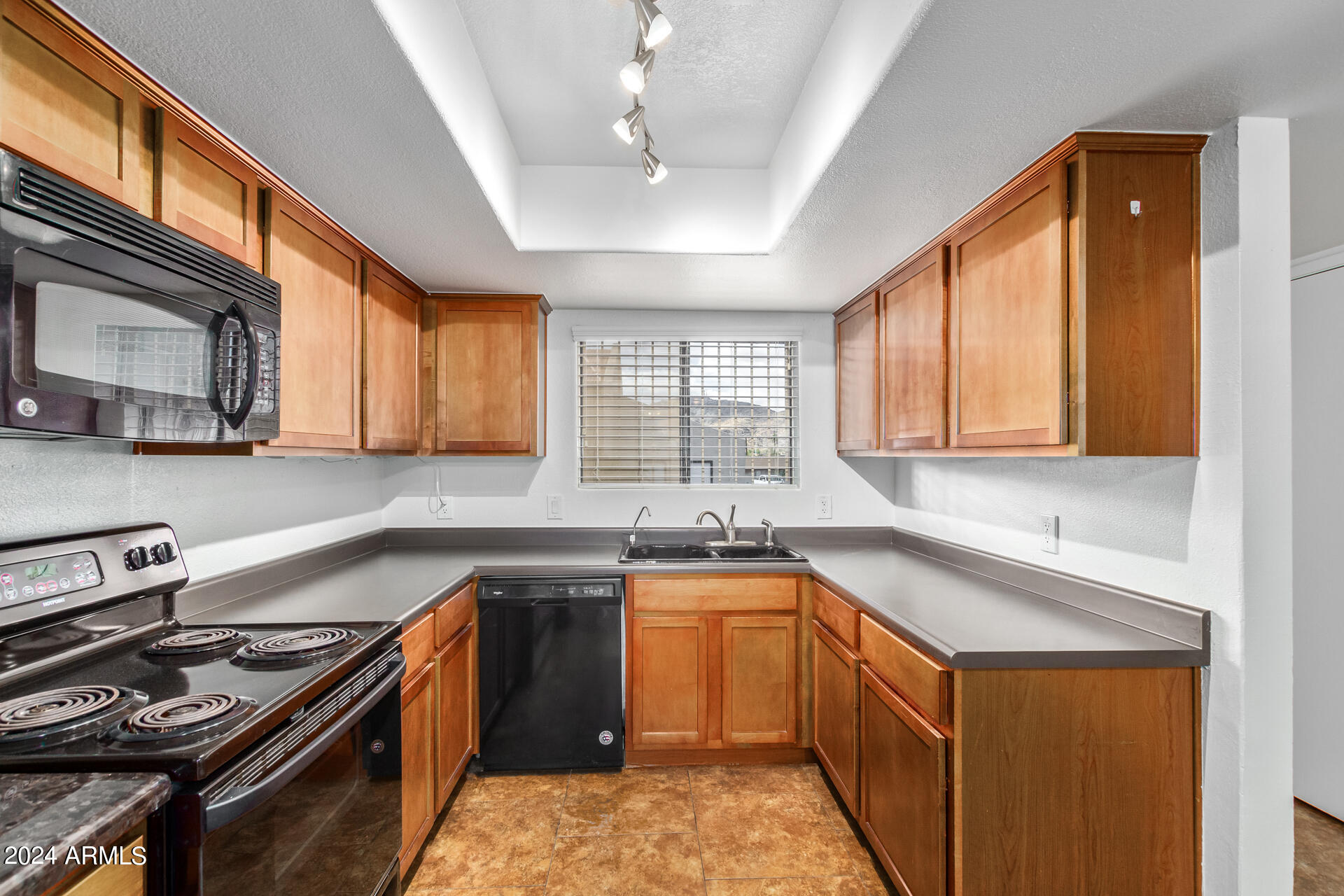 10631 N 15TH Way Unit: 10