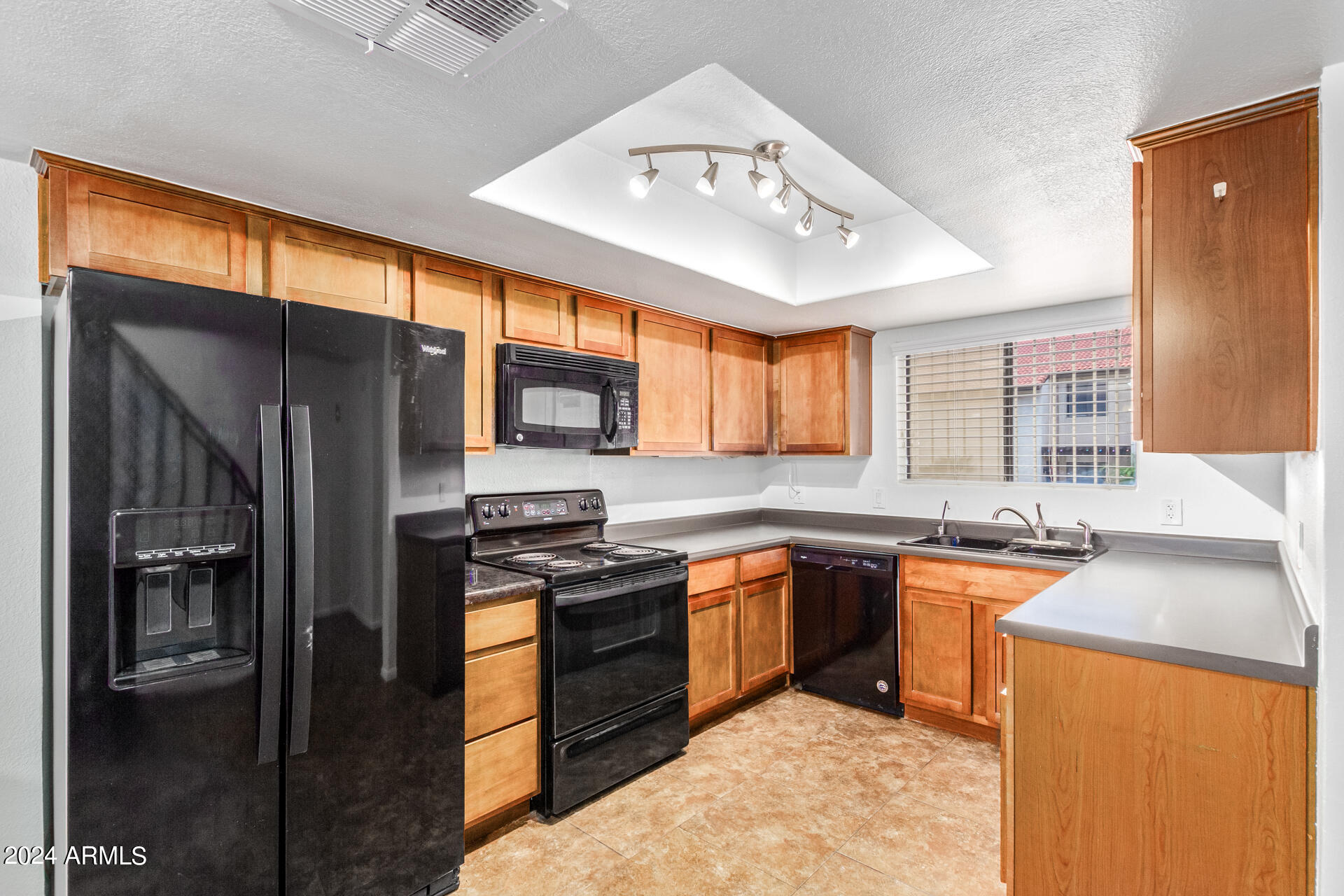 10631 N 15TH Way Unit: 10