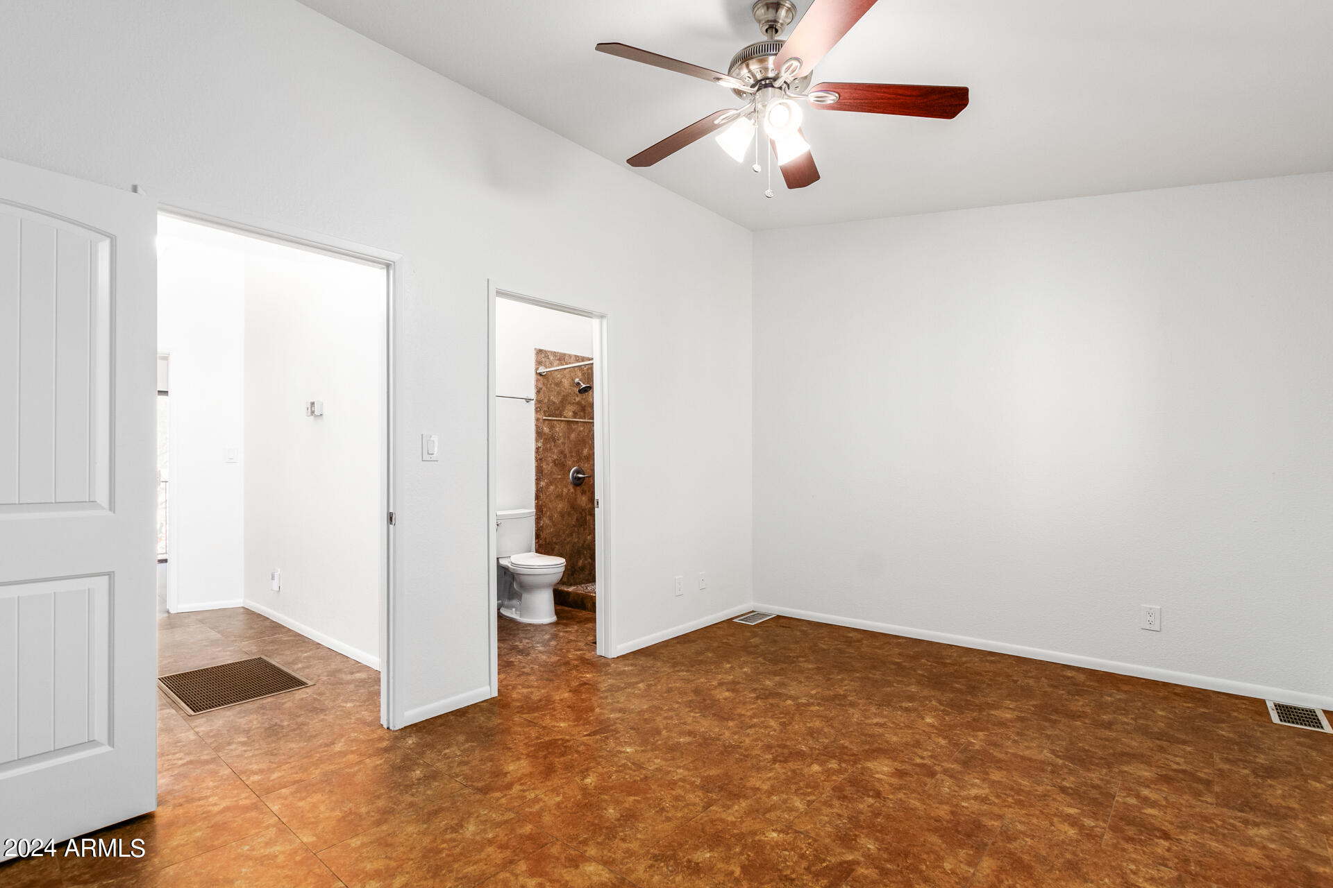 10631 N 15TH Way Unit: 10