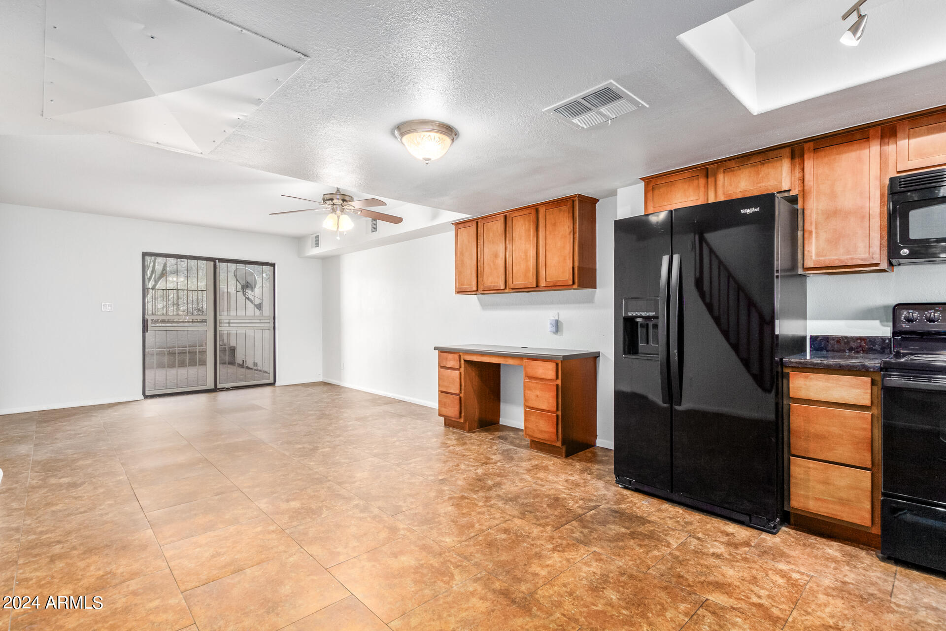 10631 N 15TH Way Unit: 10