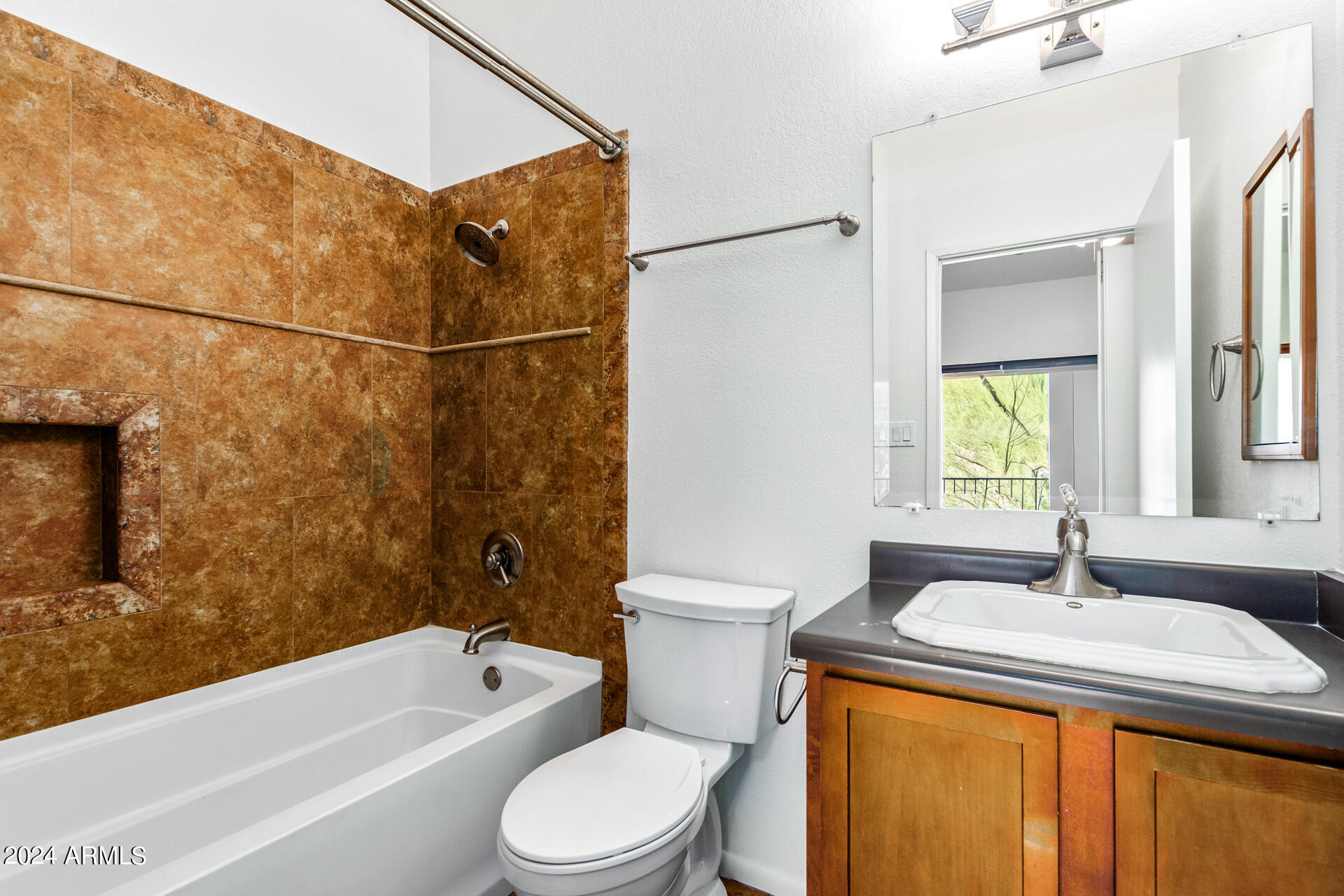 10631 N 15TH Way Unit: 10
