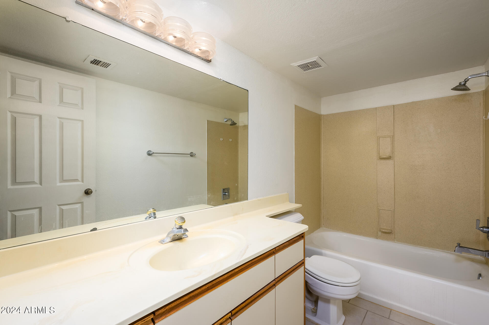 1351 N PLEASANT Drive Unit: 1173