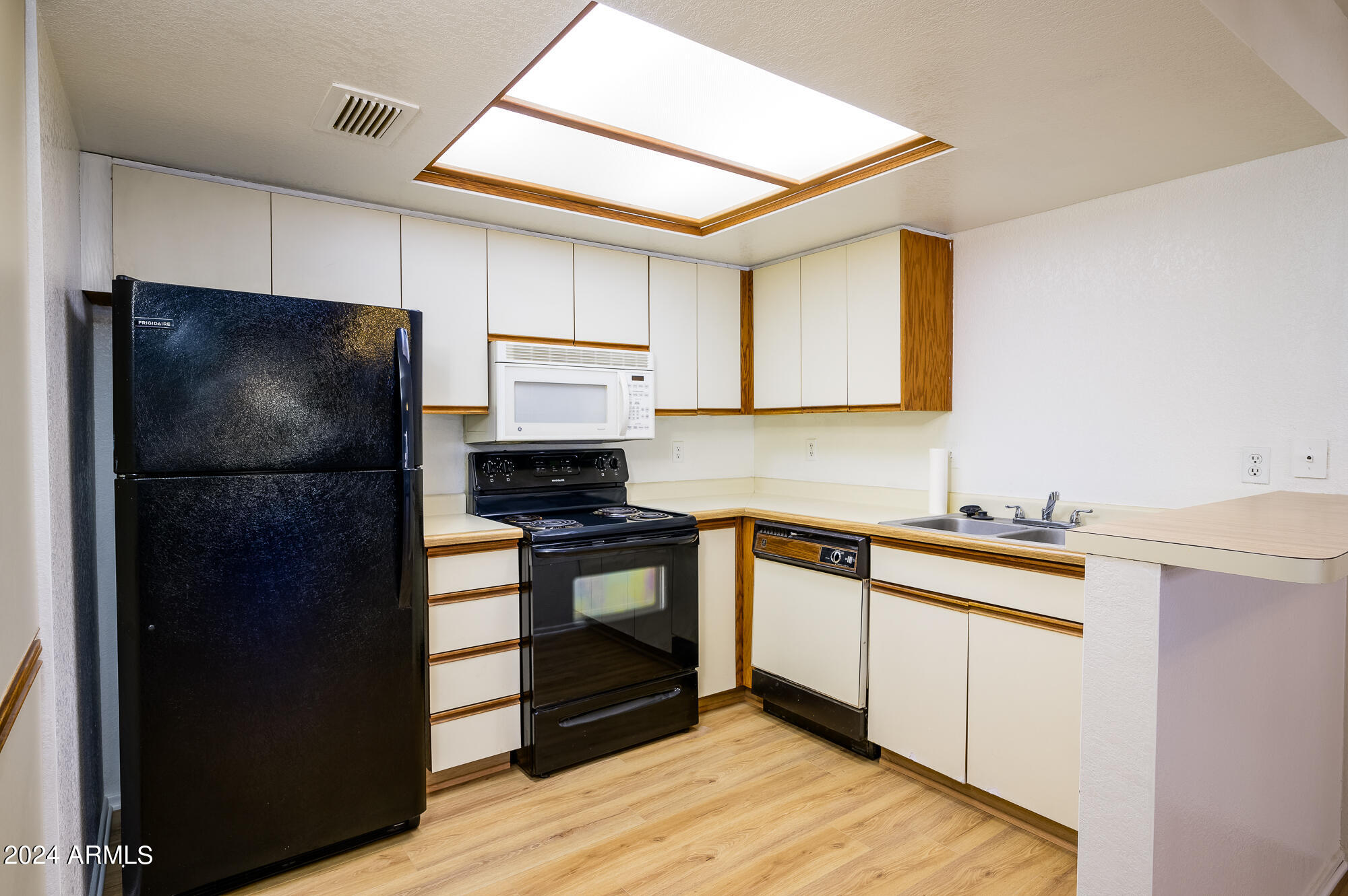 1351 N PLEASANT Drive Unit: 1173