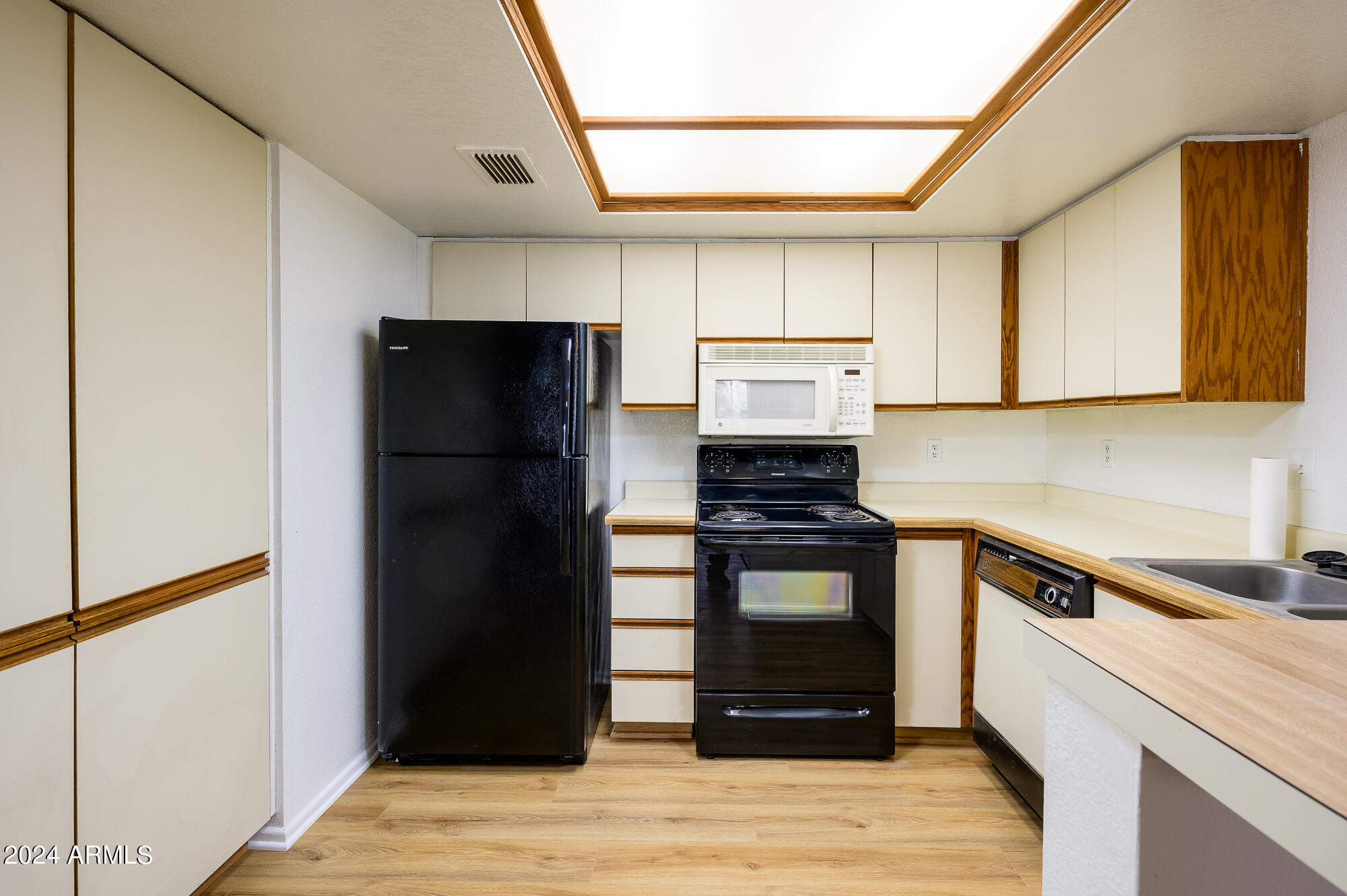 1351 N PLEASANT Drive Unit: 1173
