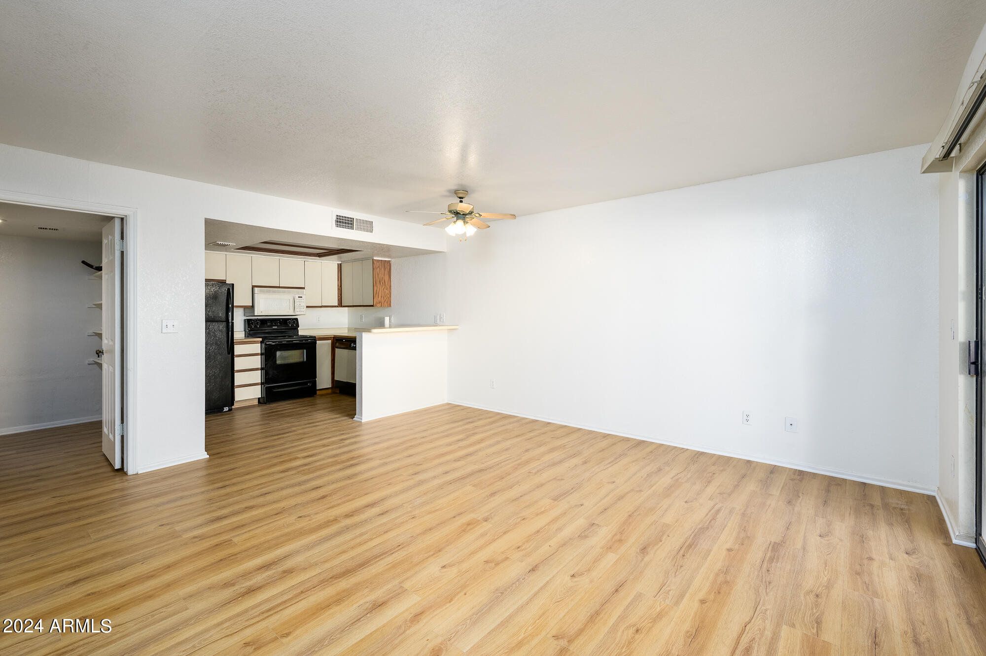 1351 N PLEASANT Drive Unit: 1173