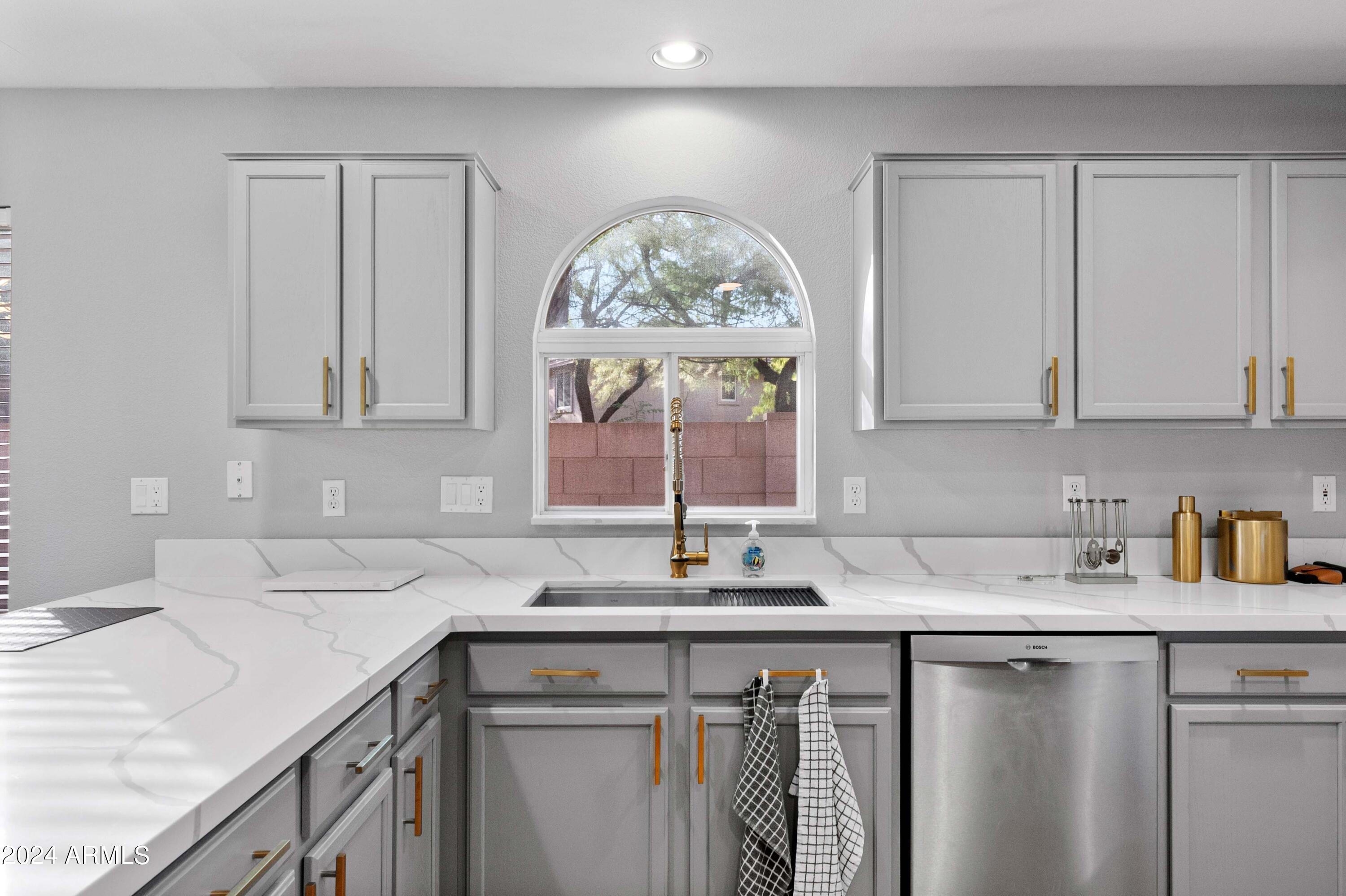 7650 E WILLIAMS Drive Unit: 1070