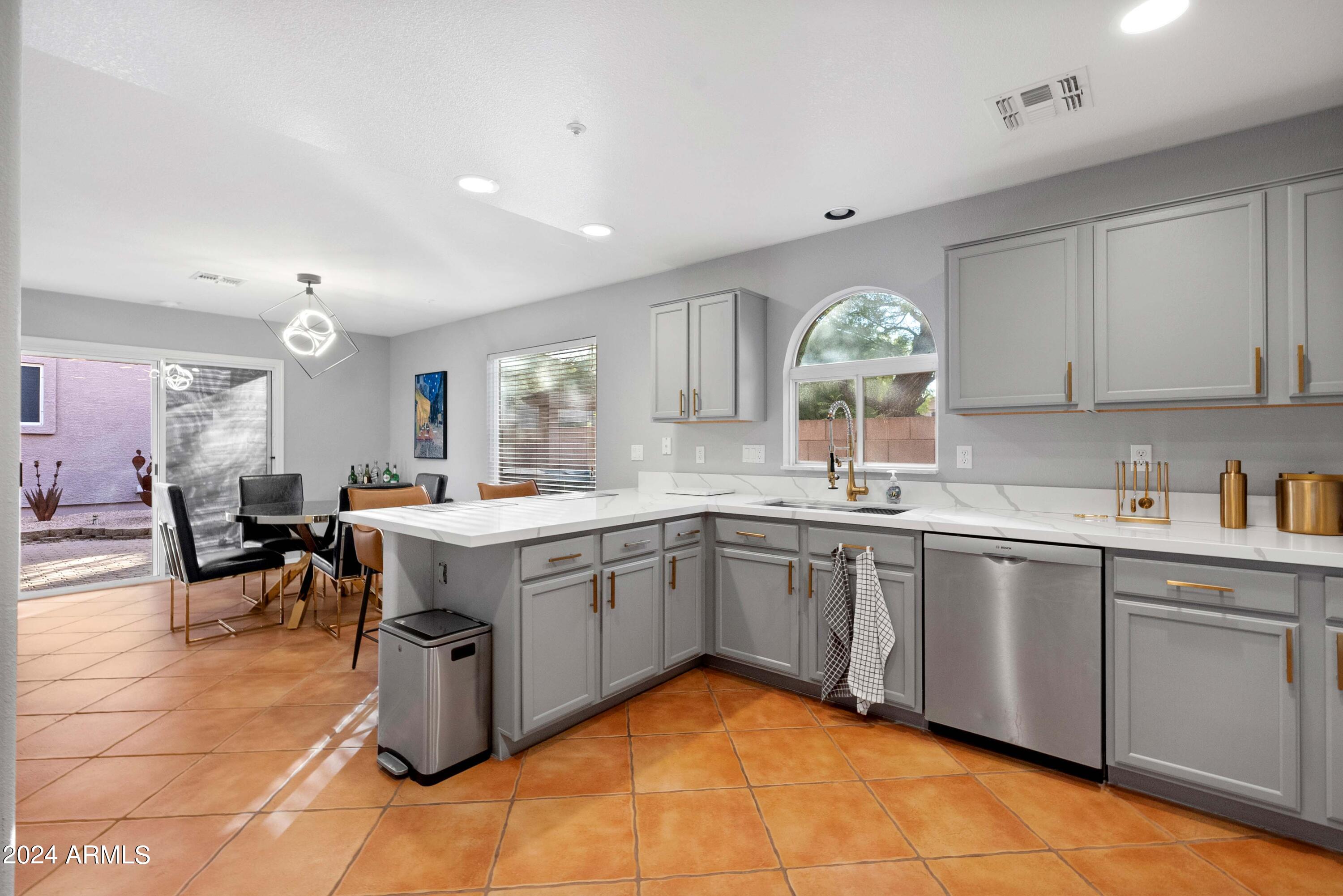 7650 E WILLIAMS Drive Unit: 1070