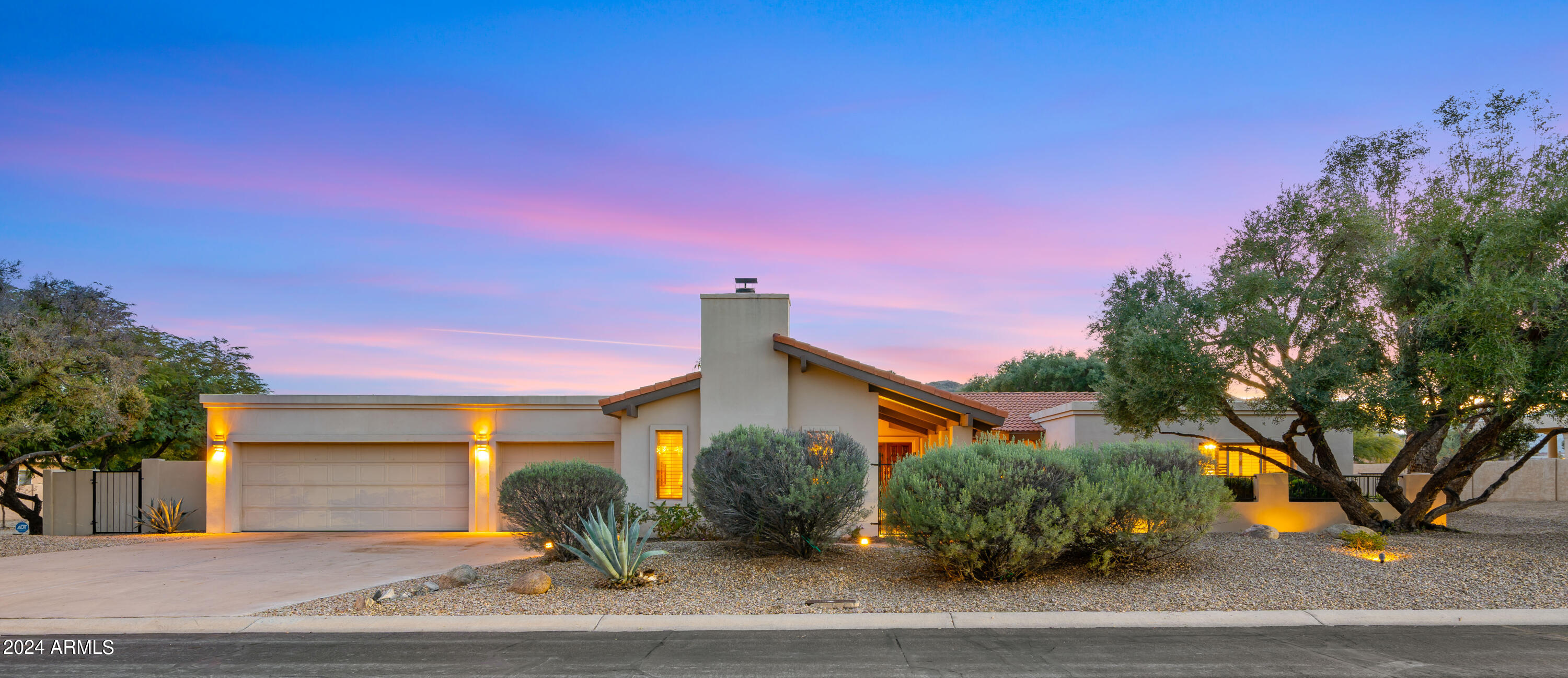 4535 E ONYX Avenue