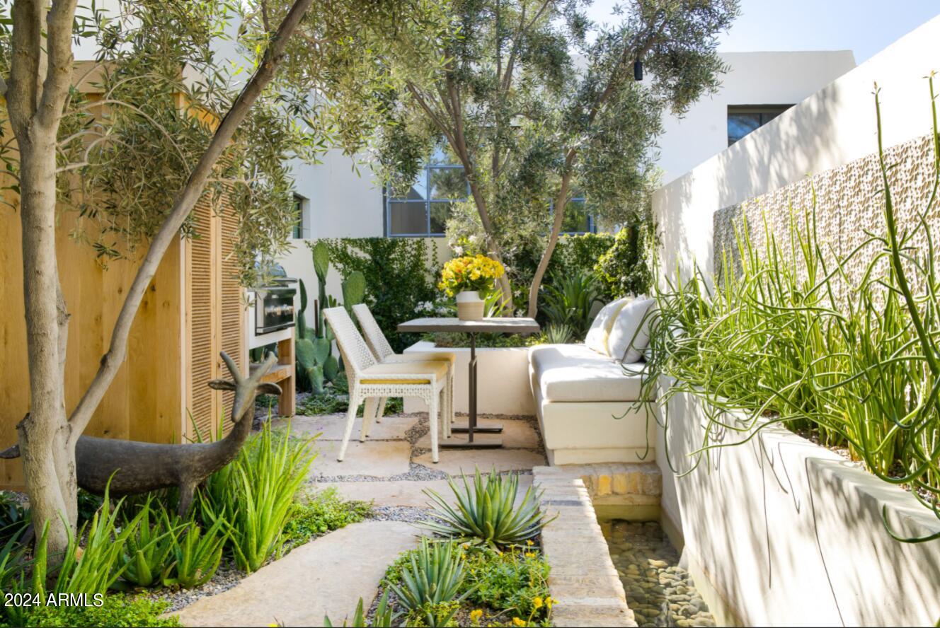 5101 N CASA BLANCA Drive Unit: 5
