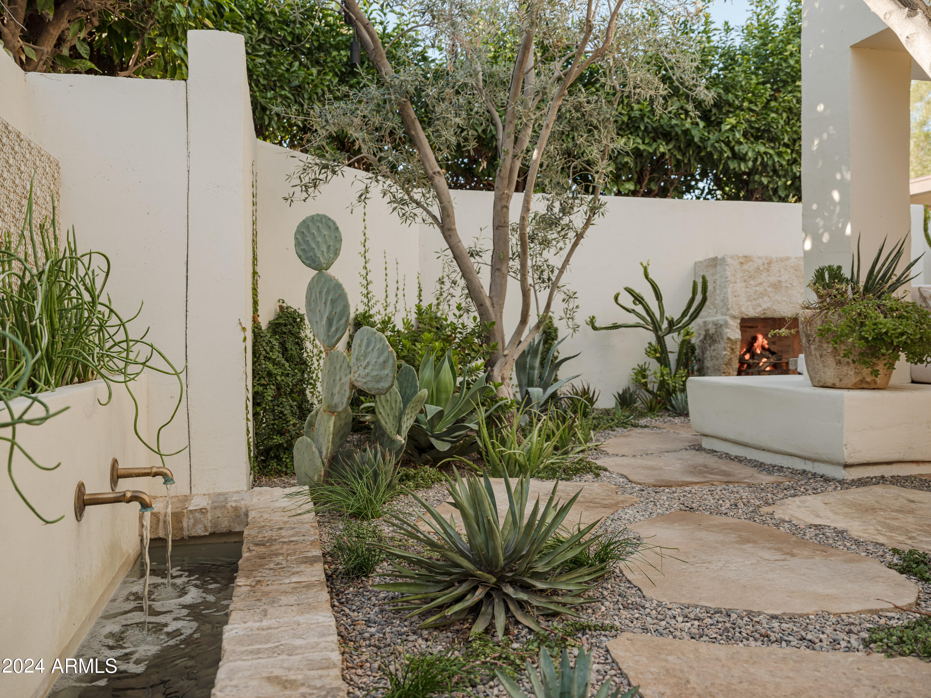 5101 N CASA BLANCA Drive Unit: 5