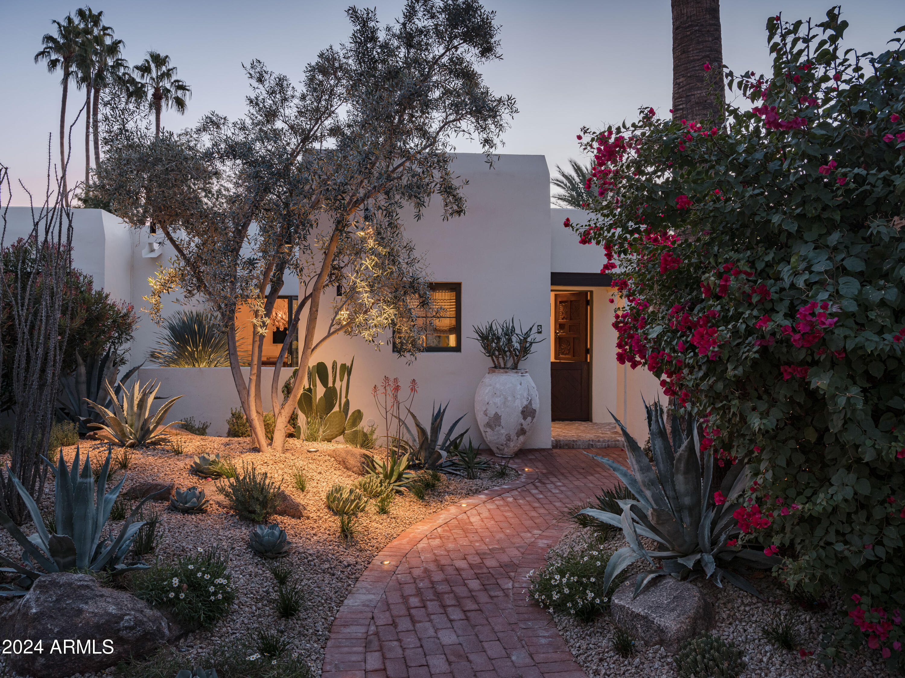 5101 N CASA BLANCA Drive Unit: 5
