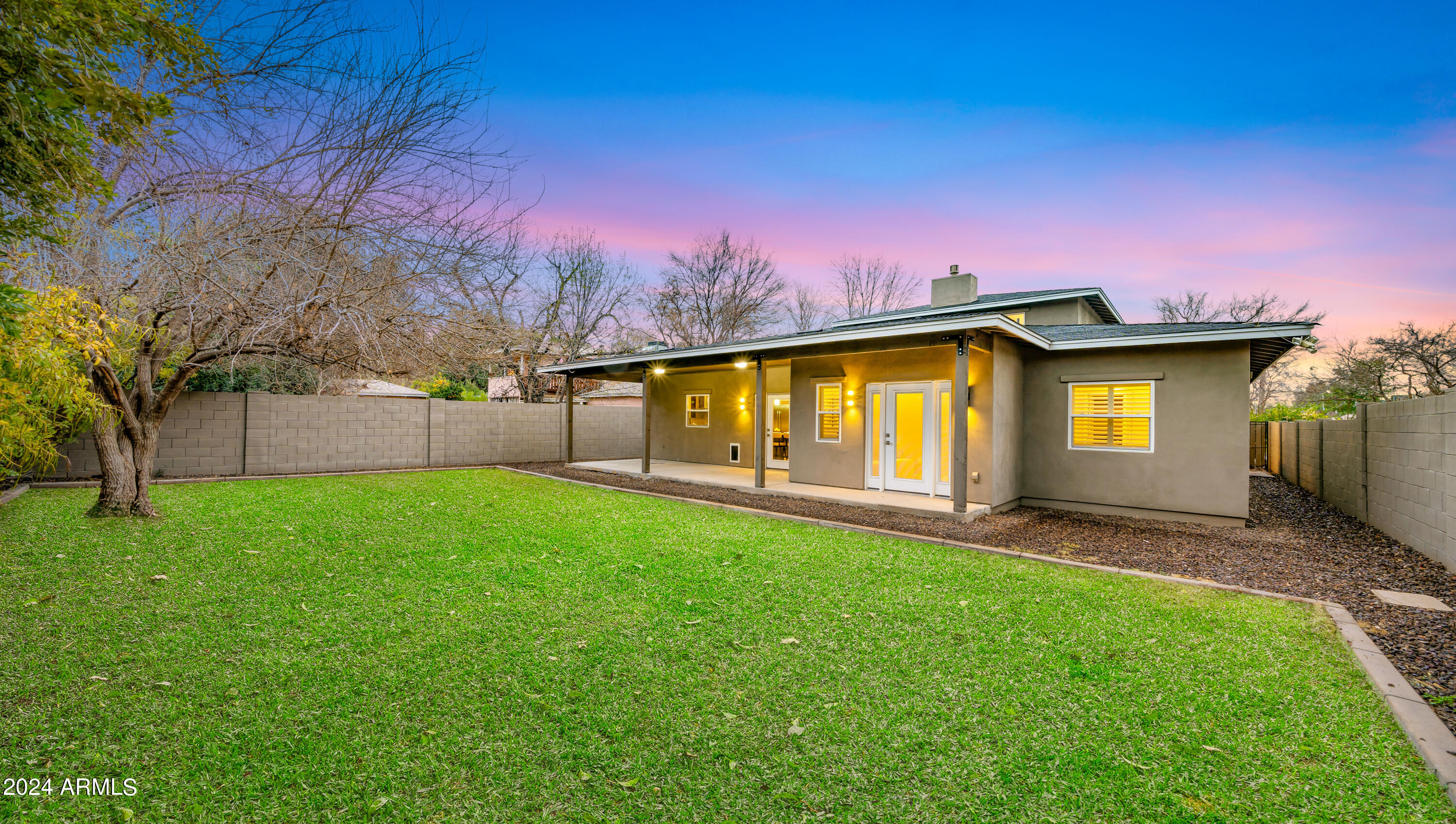 1008 E MEDLOCK Drive