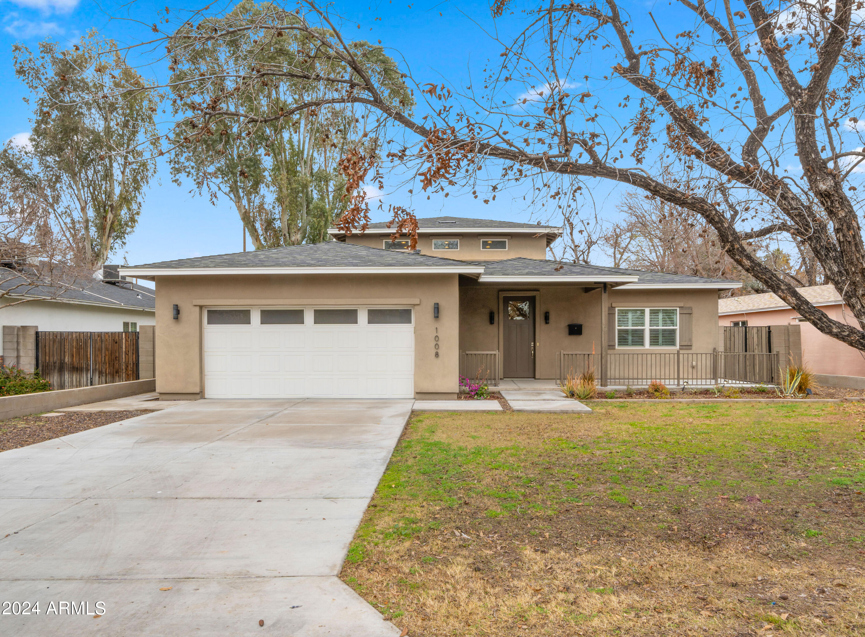 1008 E MEDLOCK Drive