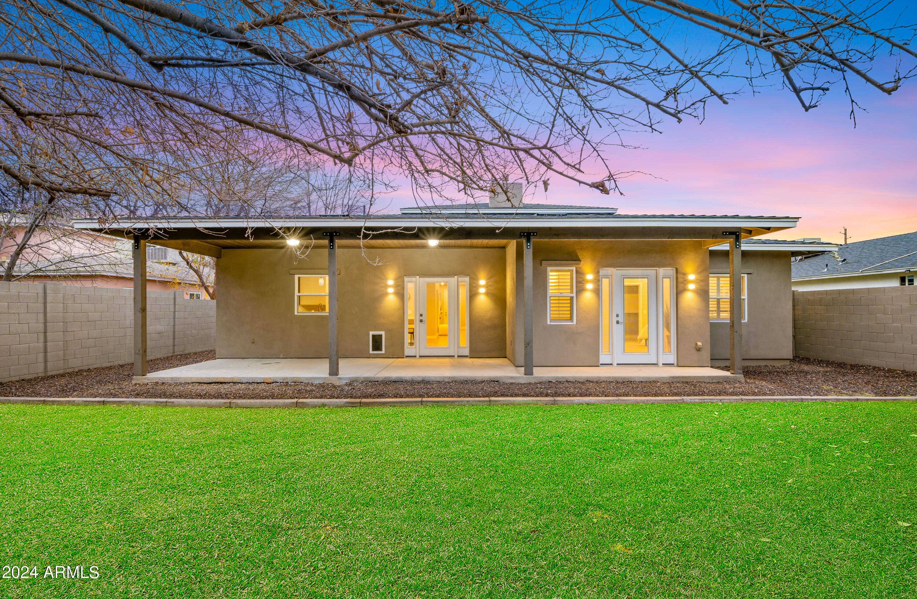 1008 E MEDLOCK Drive