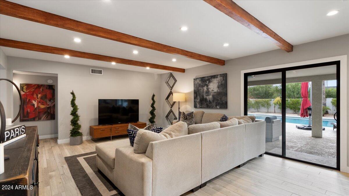 5349 E MARILYN Road