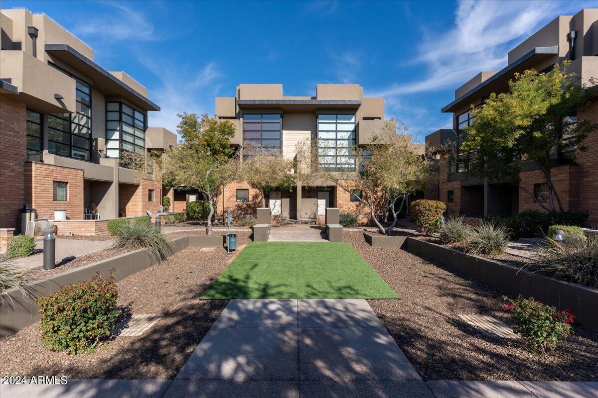 1300 W 5TH Street Unit: 1004