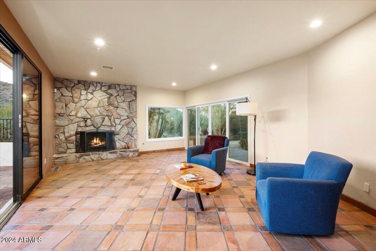 8642 N Cardinal Drive