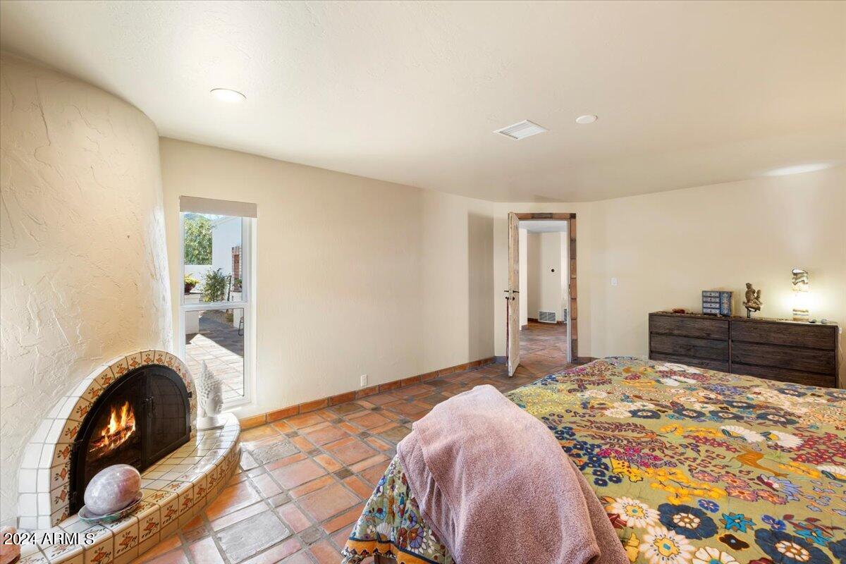 8642 N Cardinal Drive