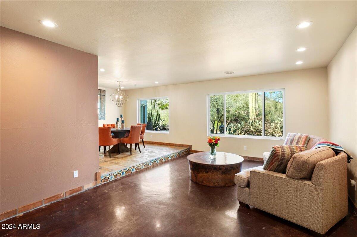 8642 N Cardinal Drive