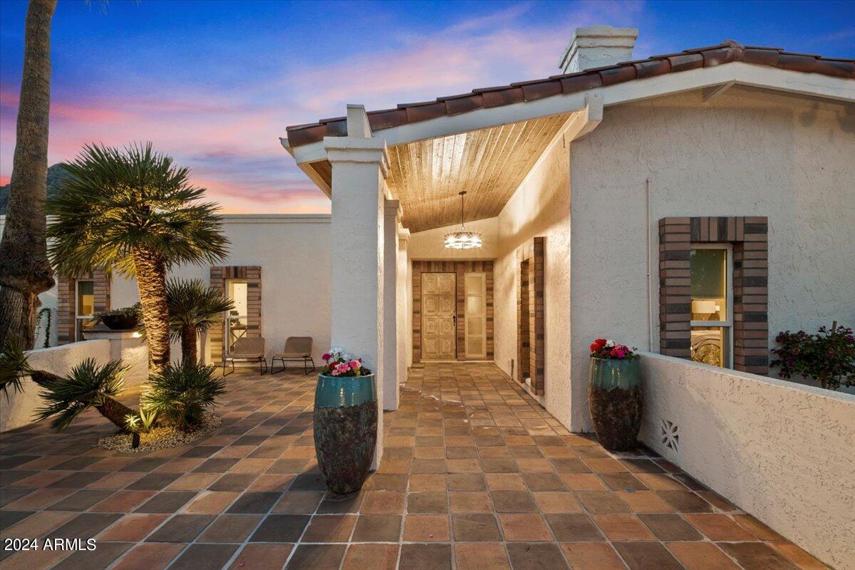 8642 N Cardinal Drive